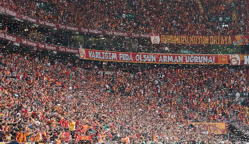 Hexenkessel Galatasaray Stadion.